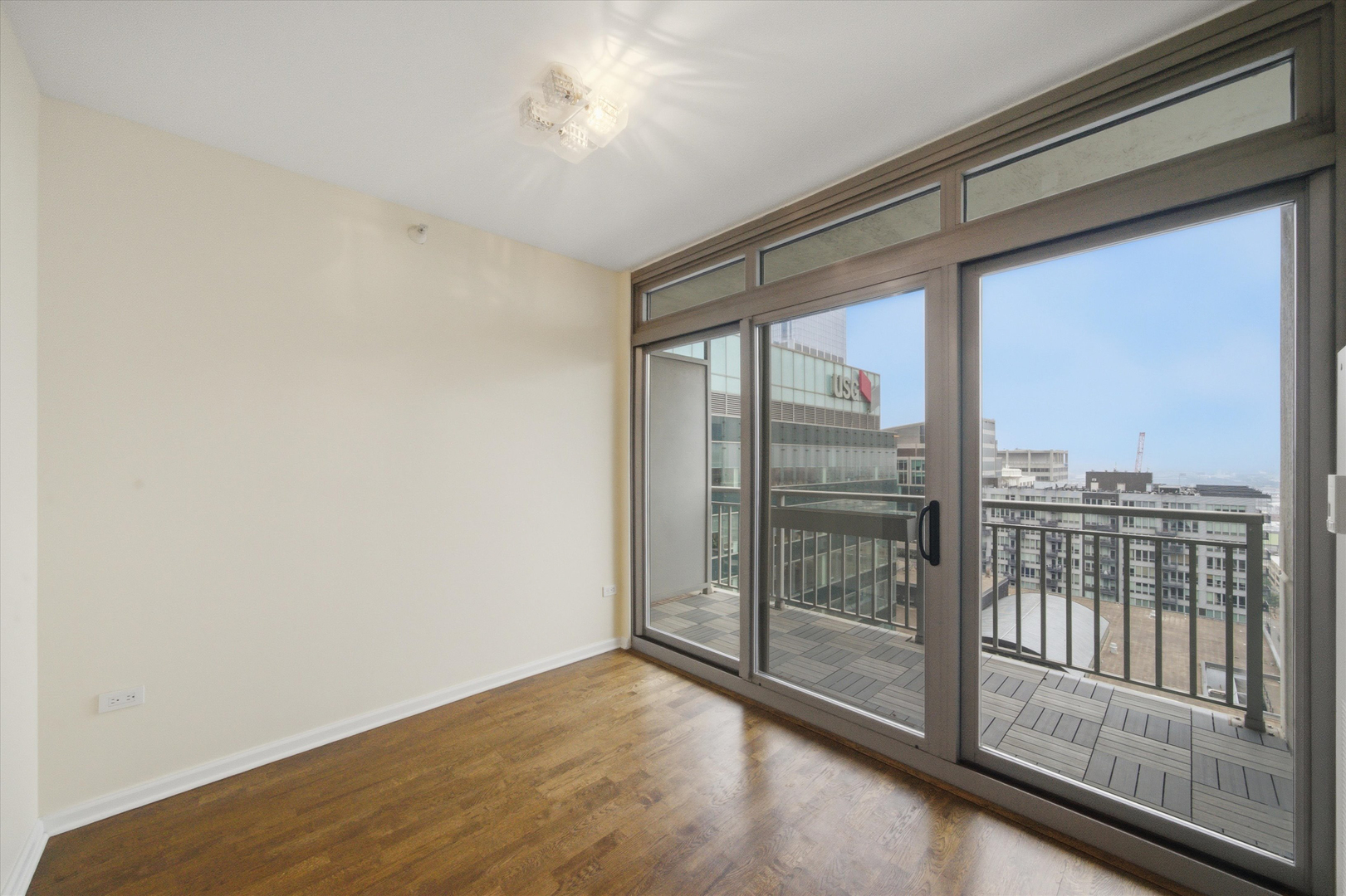125 S Jefferson Street Unit: 2409
