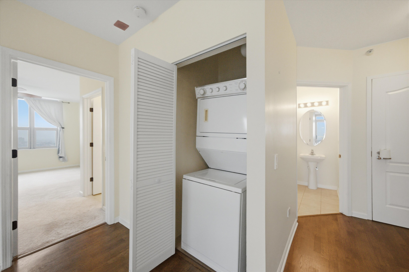125 S Jefferson Street Unit: 2409