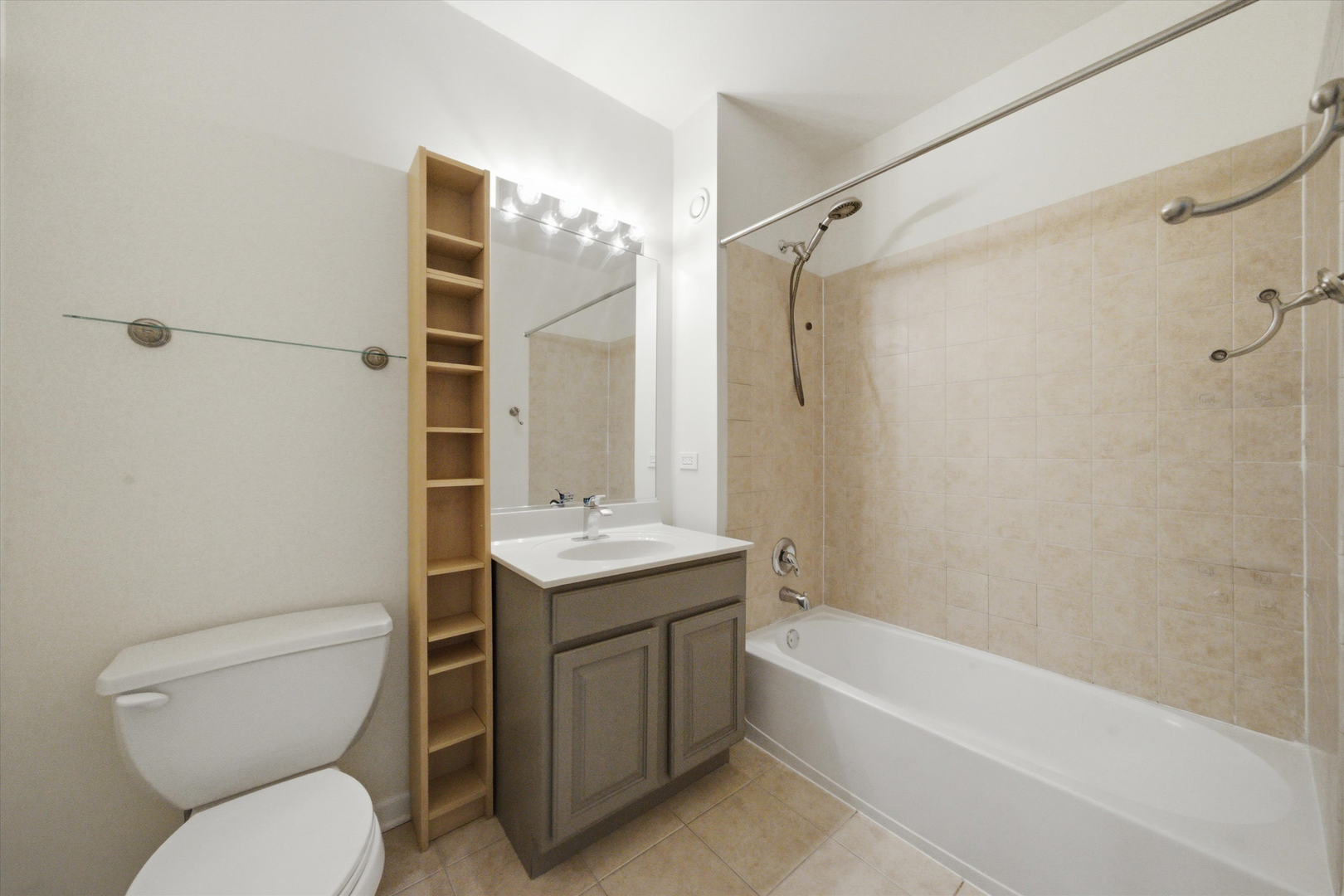 125 S Jefferson Street Unit: 2409
