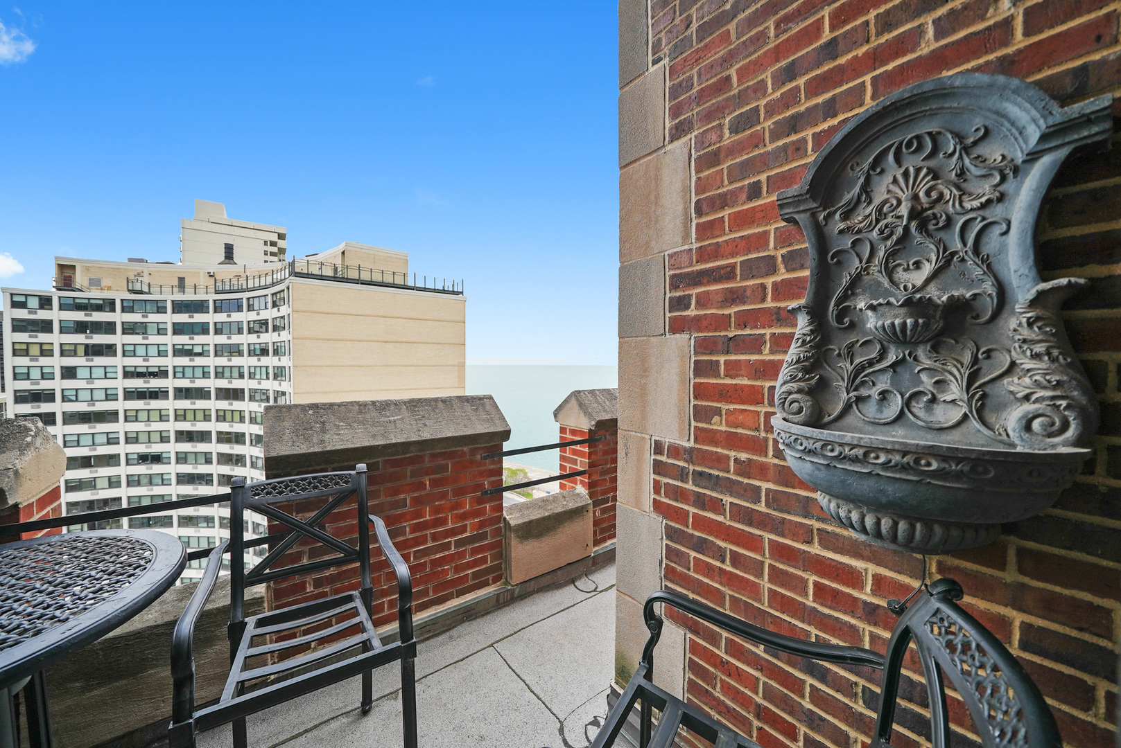 1120 N LAKE SHORE Drive Unit: 18CD