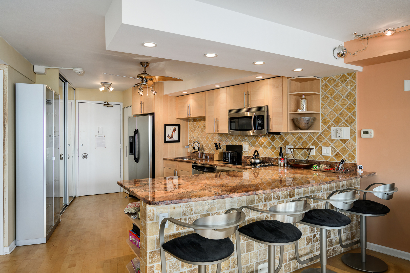 300 N STATE Street Unit: 4709