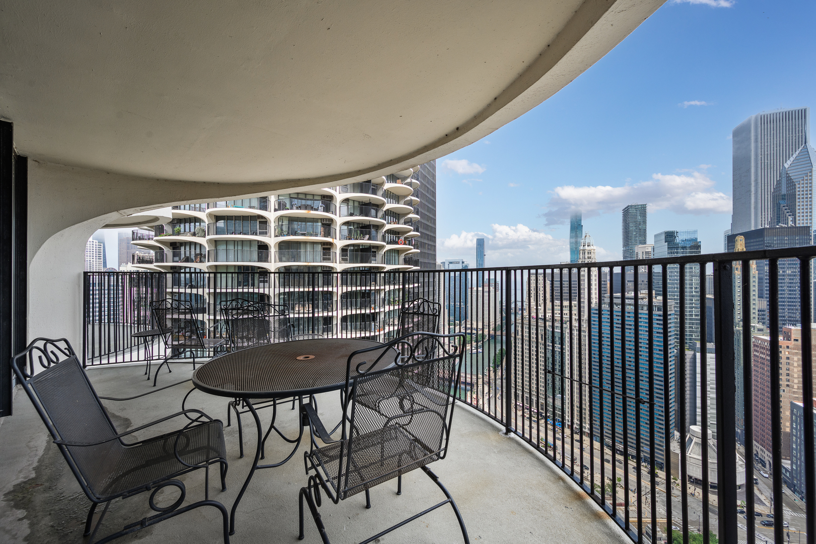 300 N STATE Street Unit: 4709