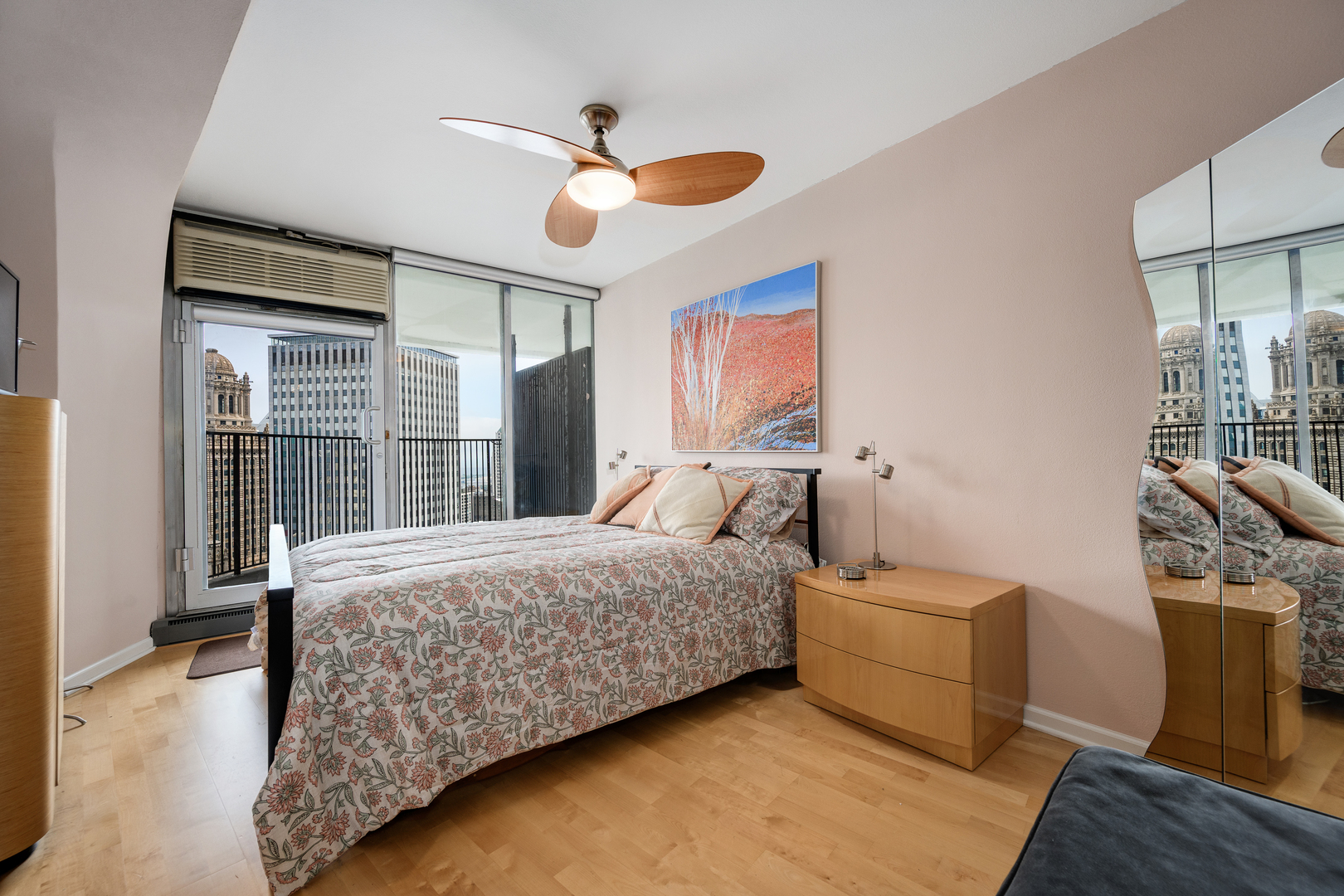 300 N STATE Street Unit: 4709