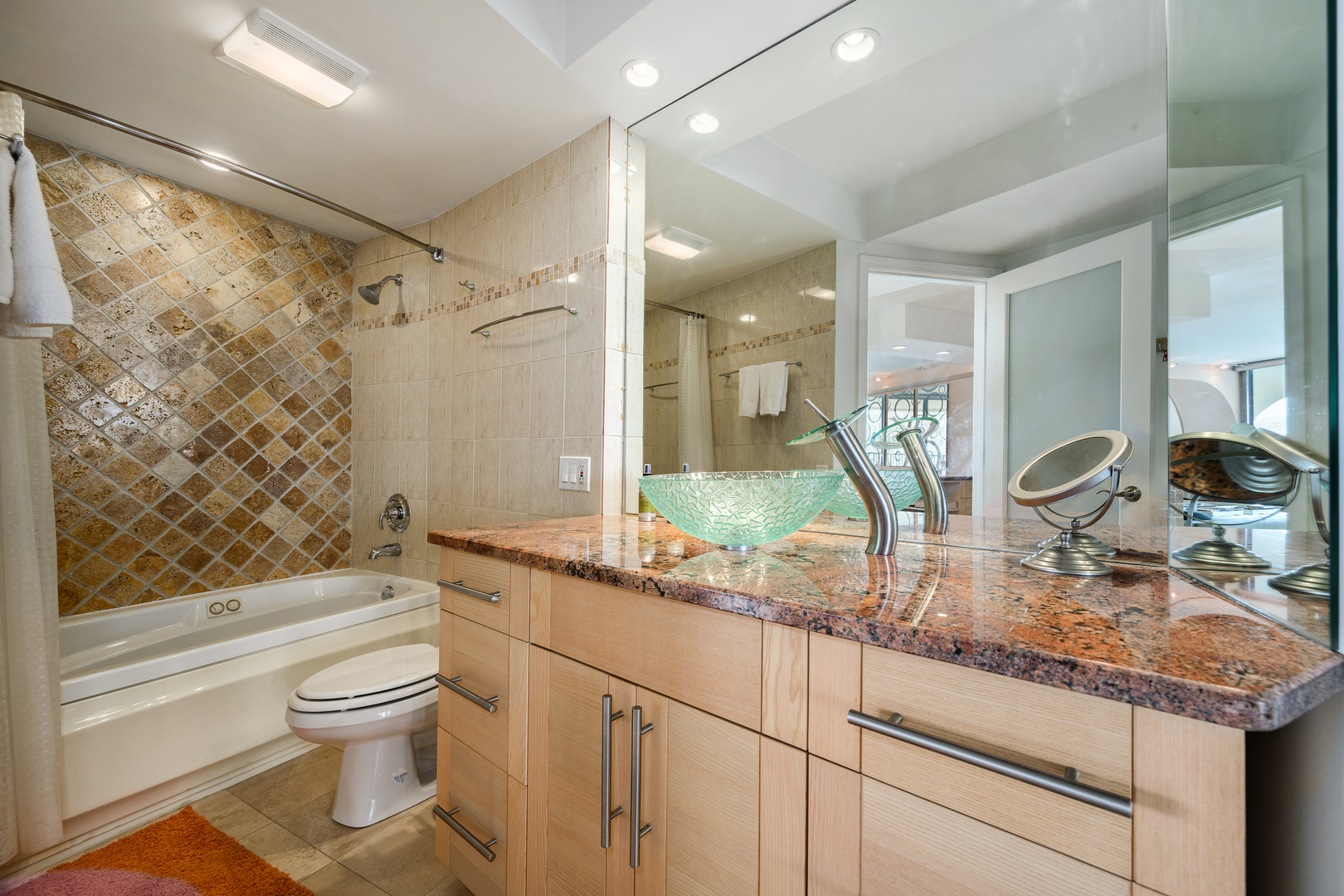 300 N STATE Street Unit: 4709