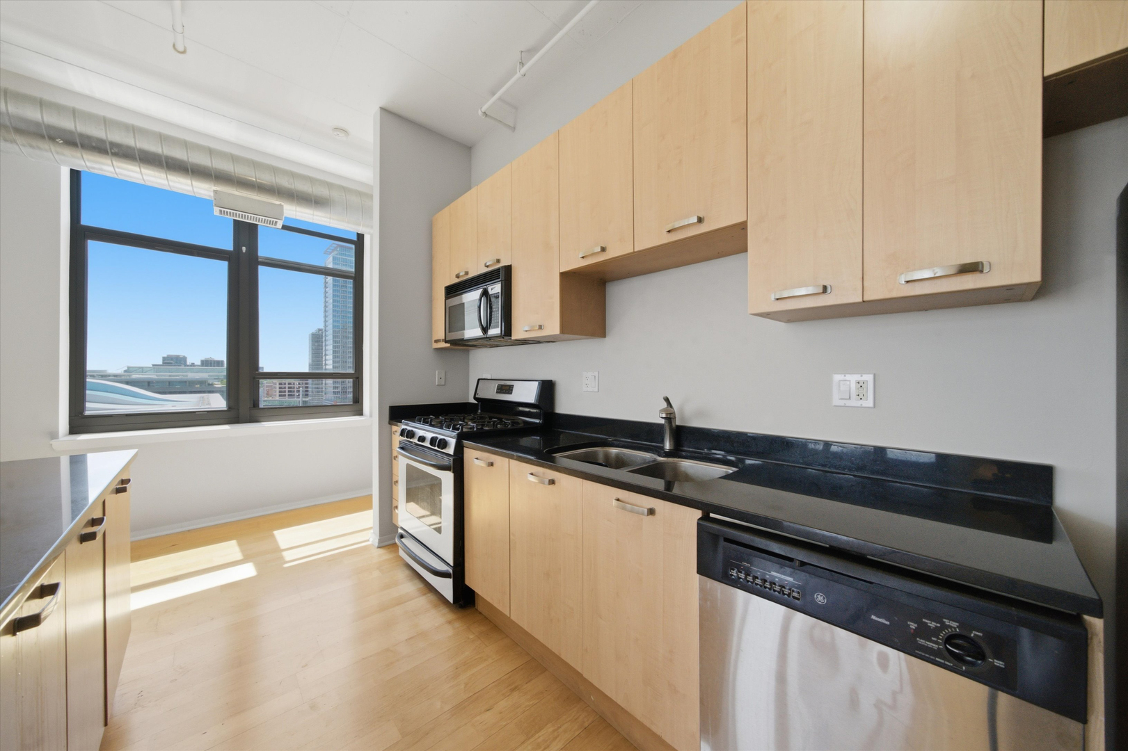 212 E Cullerton Street Unit: 1004