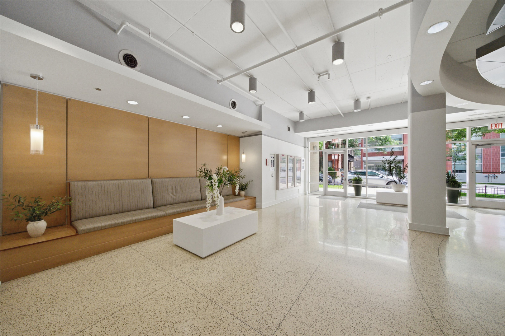212 E Cullerton Street Unit: 1004