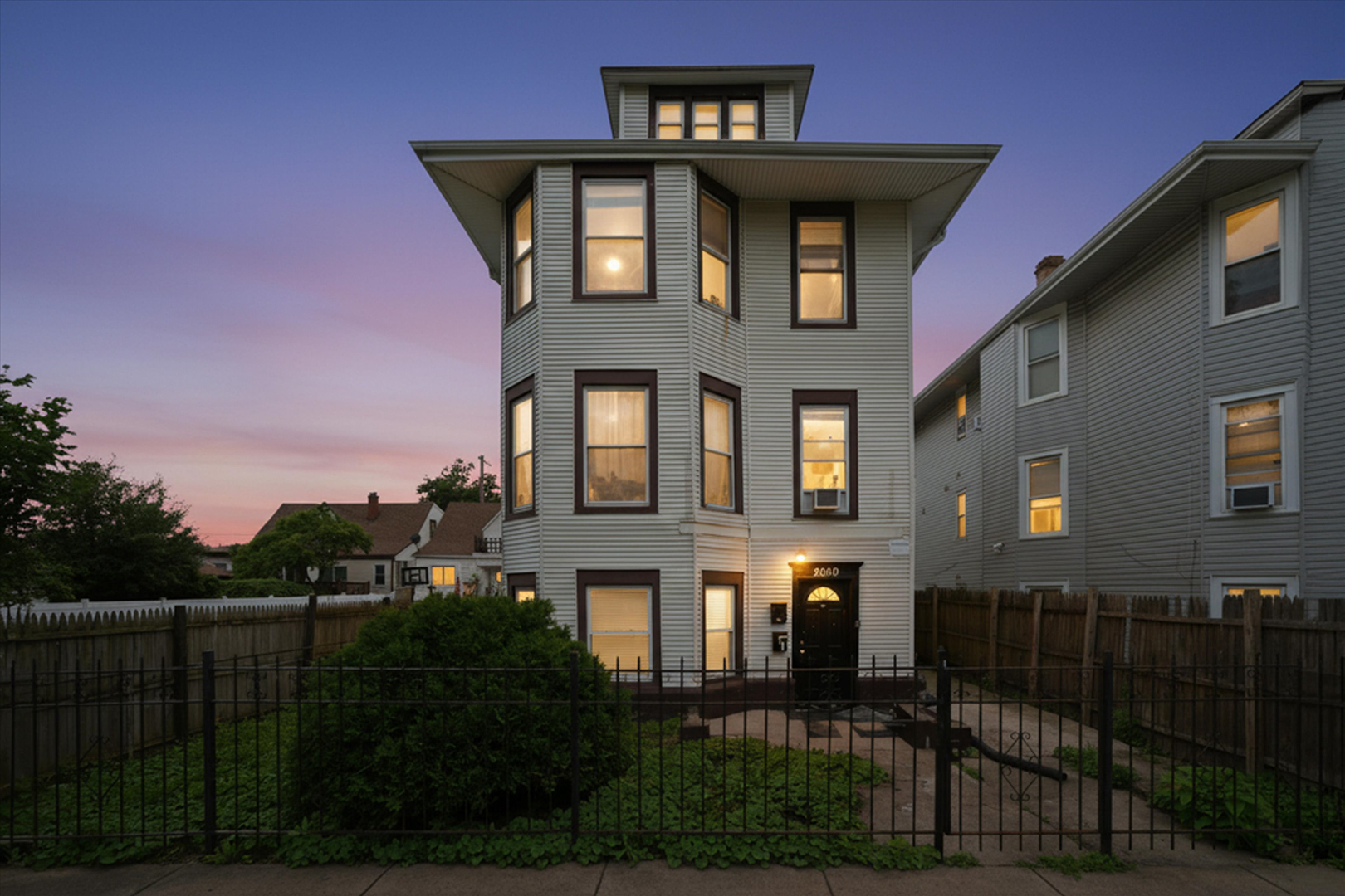 2050 N Kenneth Avenue