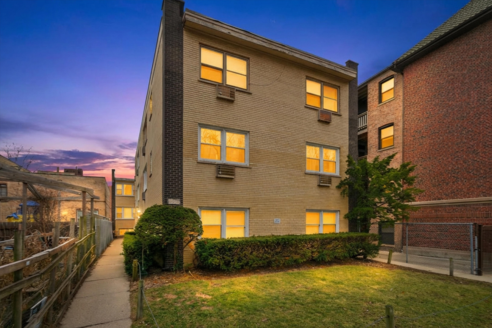 6921 N Ashland Boulevard Unit: 3A