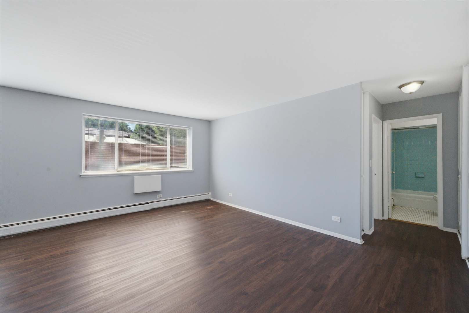 7320 N Rogers Avenue Unit: 210