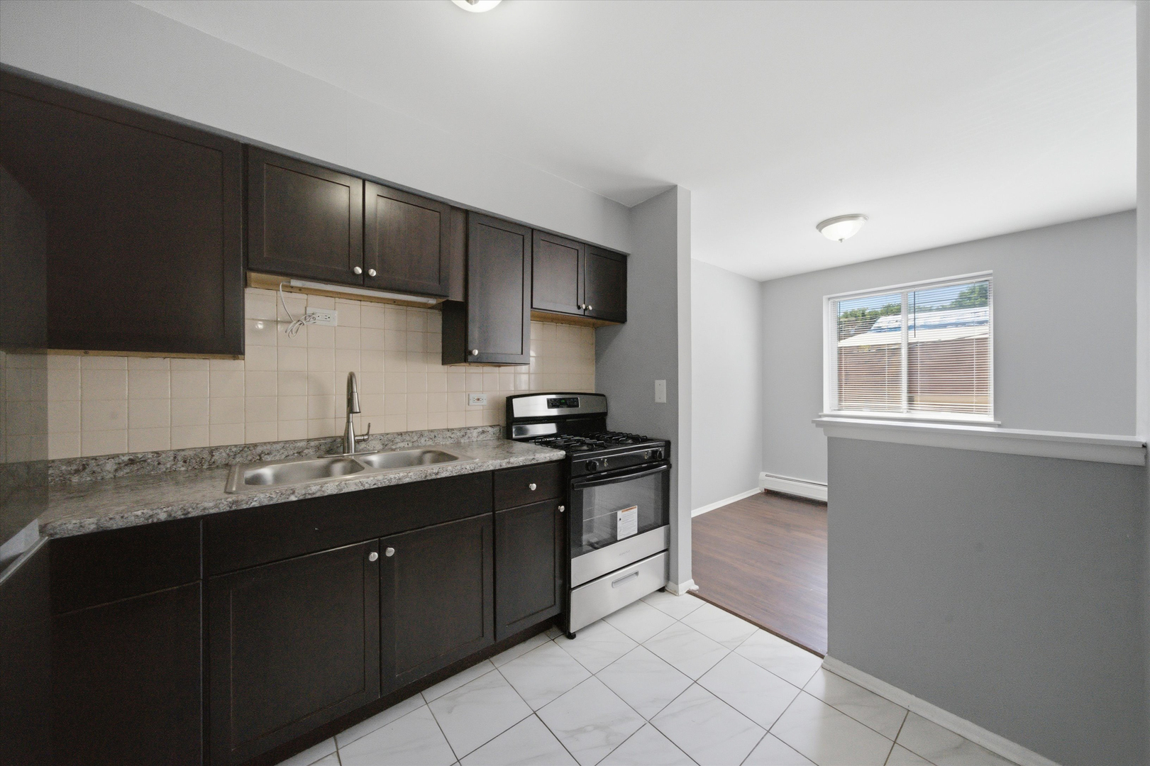 7320 N Rogers Avenue Unit: 210