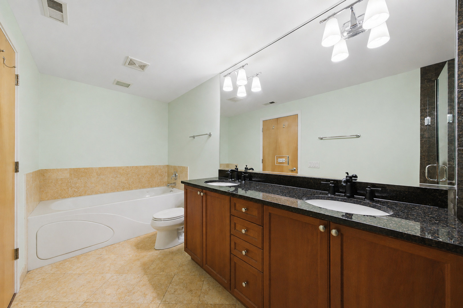 3946 N Ravenswood Avenue Unit: 411