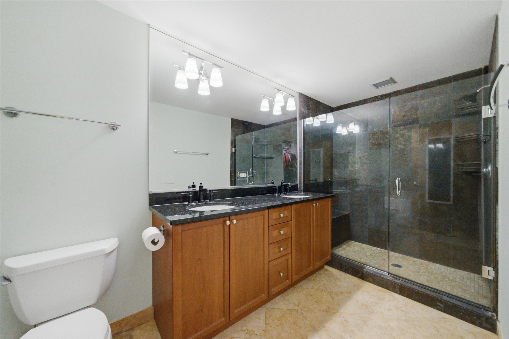 3946 N Ravenswood Avenue Unit: 411