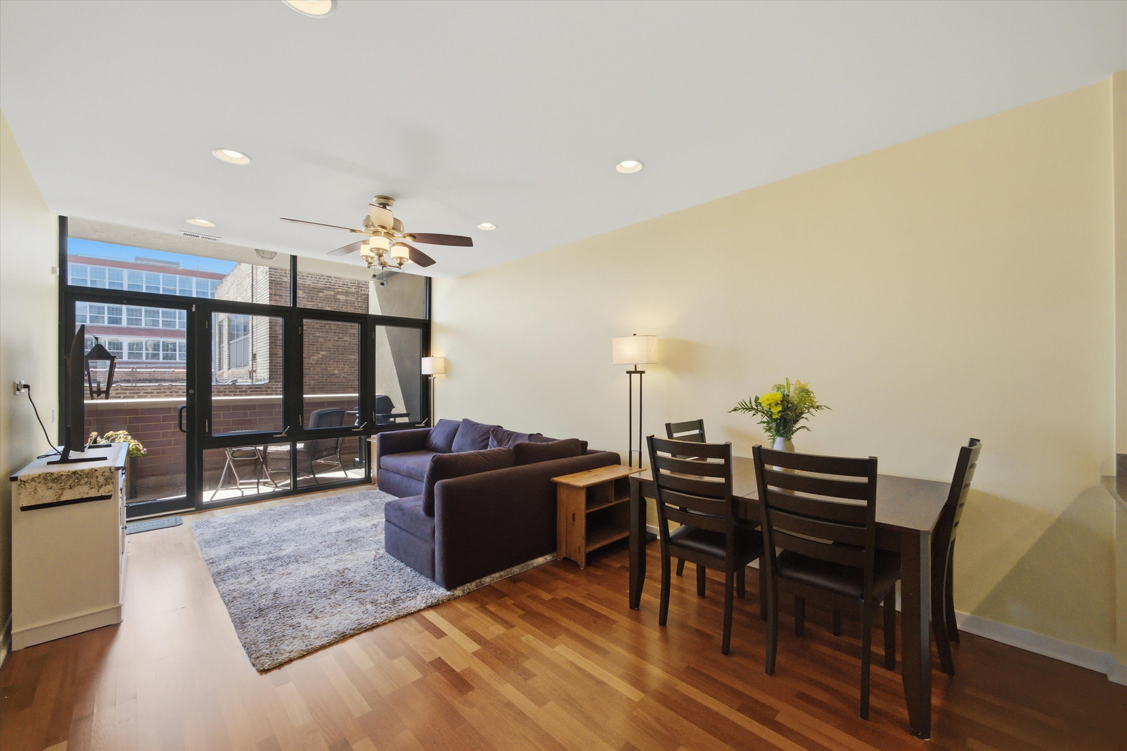3946 N Ravenswood Avenue Unit: 411