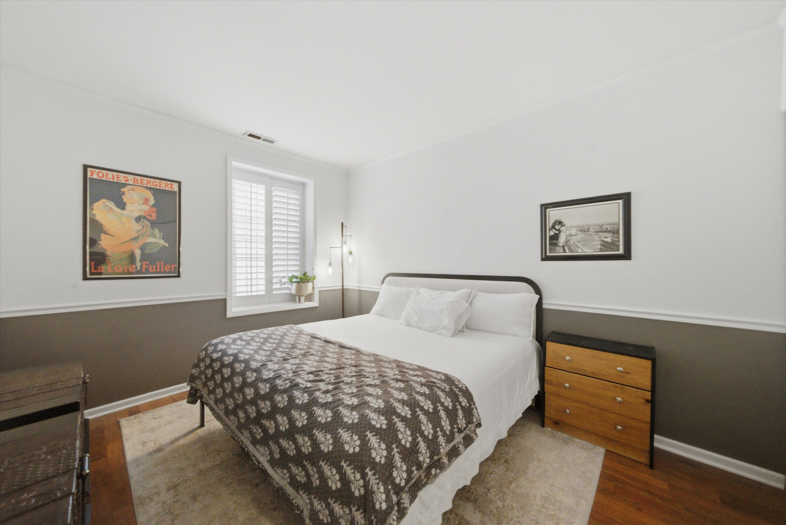 2343 N Greenview Avenue Unit: 105