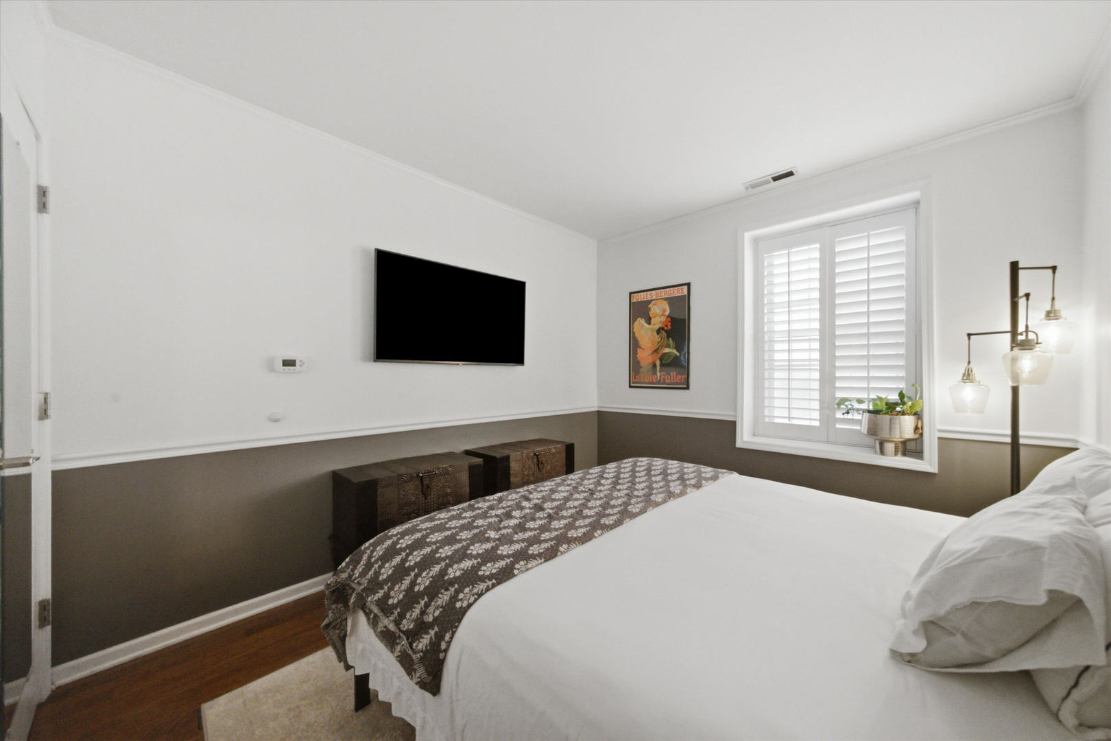 2343 N Greenview Avenue Unit: 105