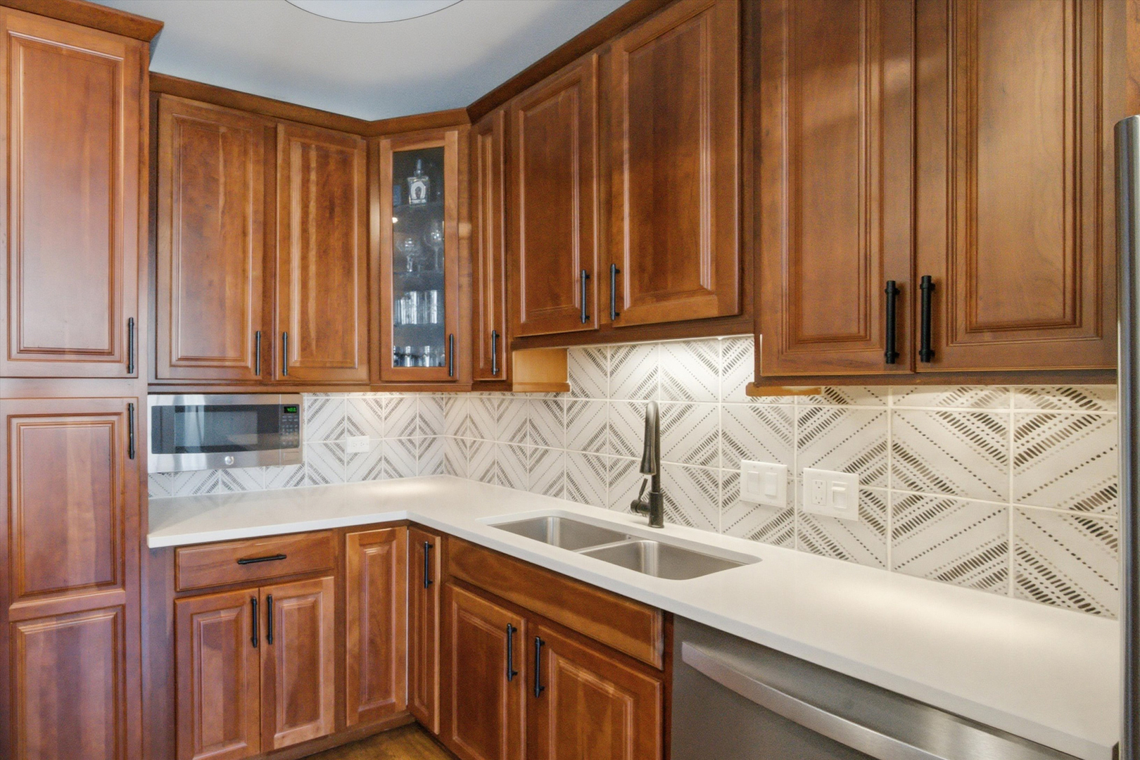 2343 N Greenview Avenue Unit: 105