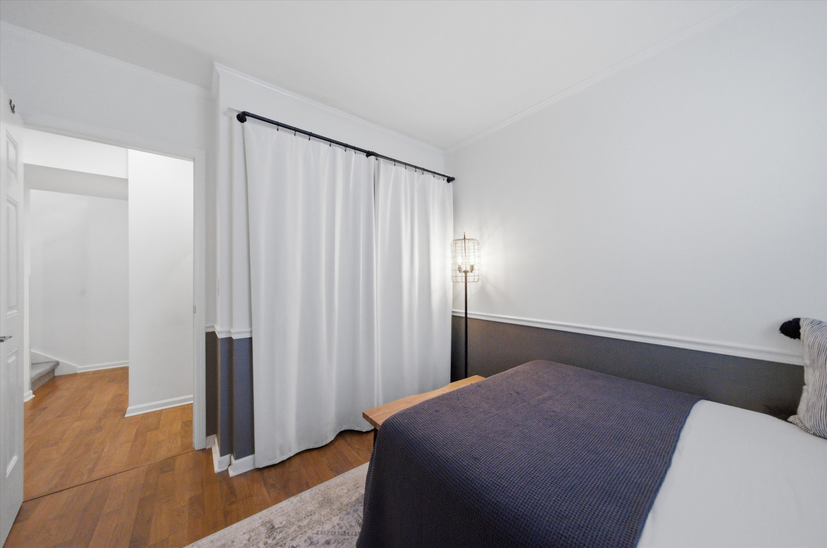 2343 N Greenview Avenue Unit: 105