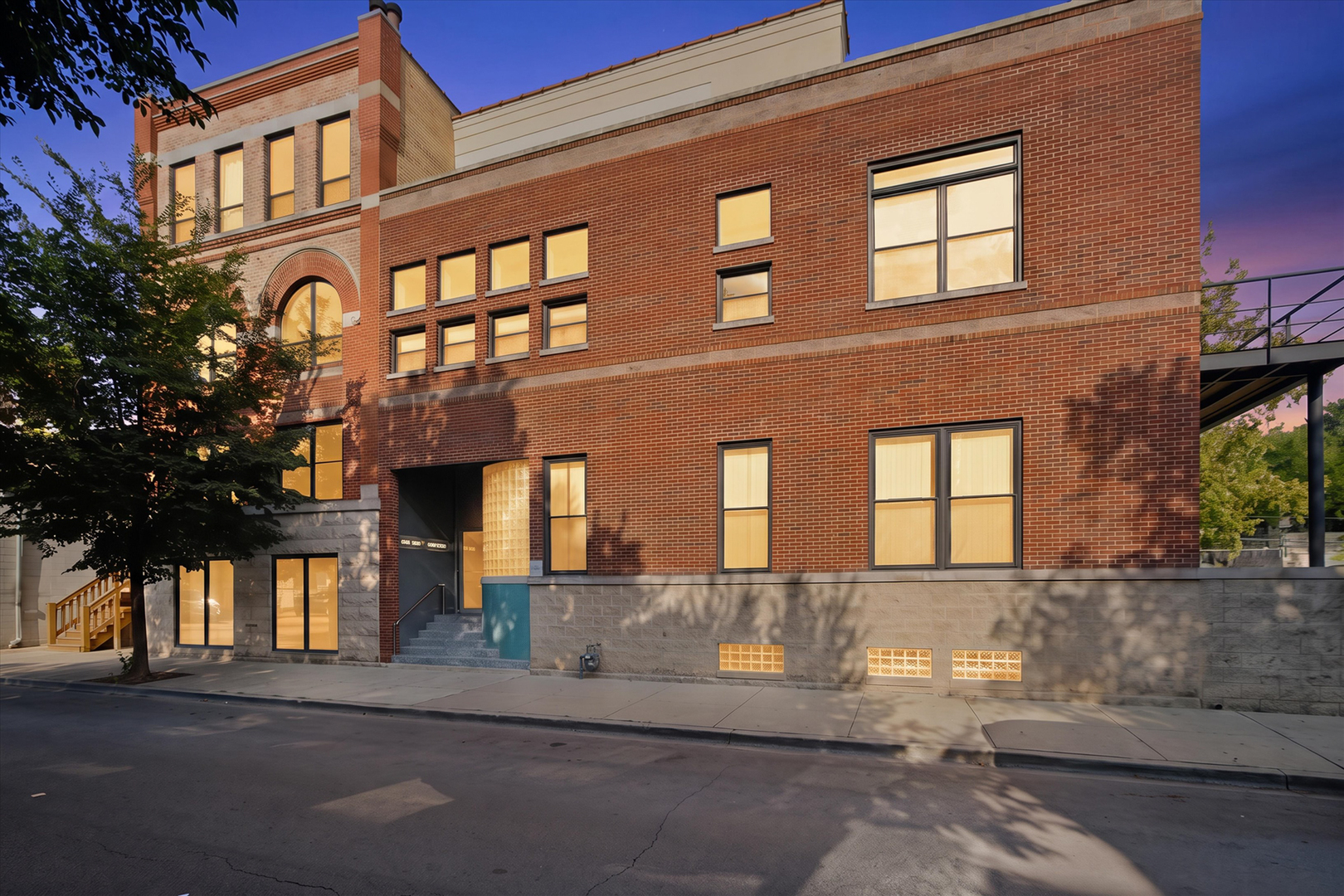 2343 N Greenview Avenue Unit: 105