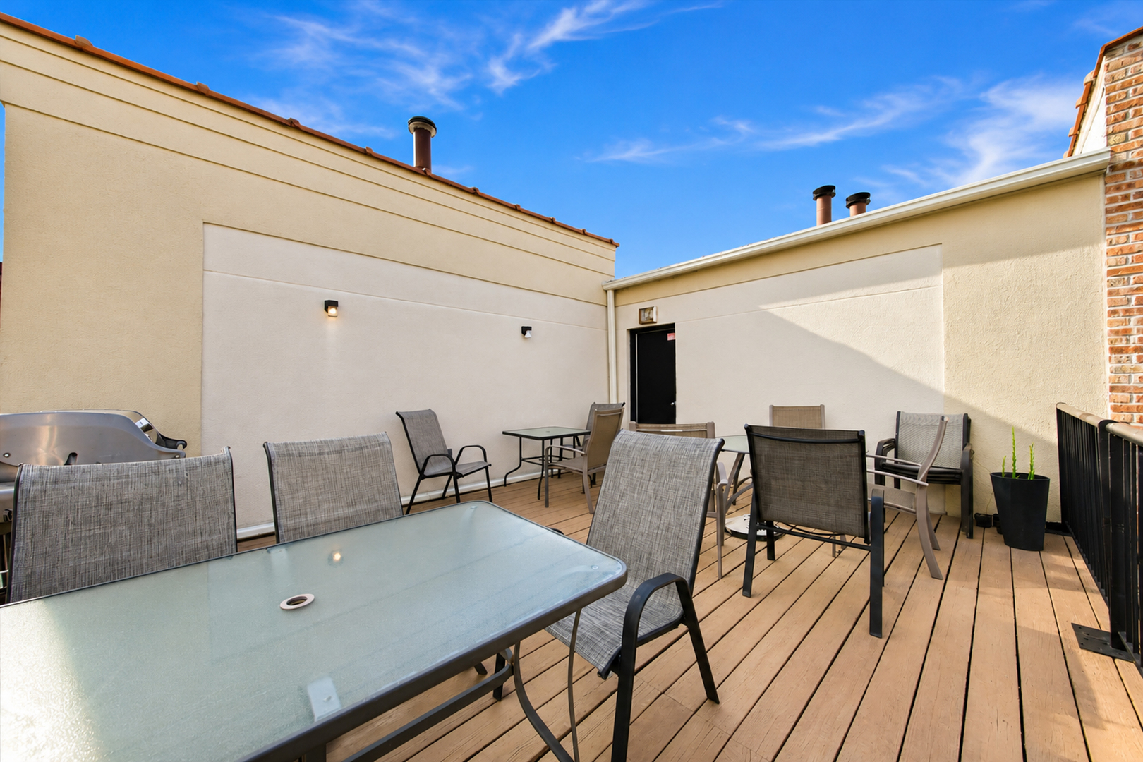 2343 N Greenview Avenue Unit: 105