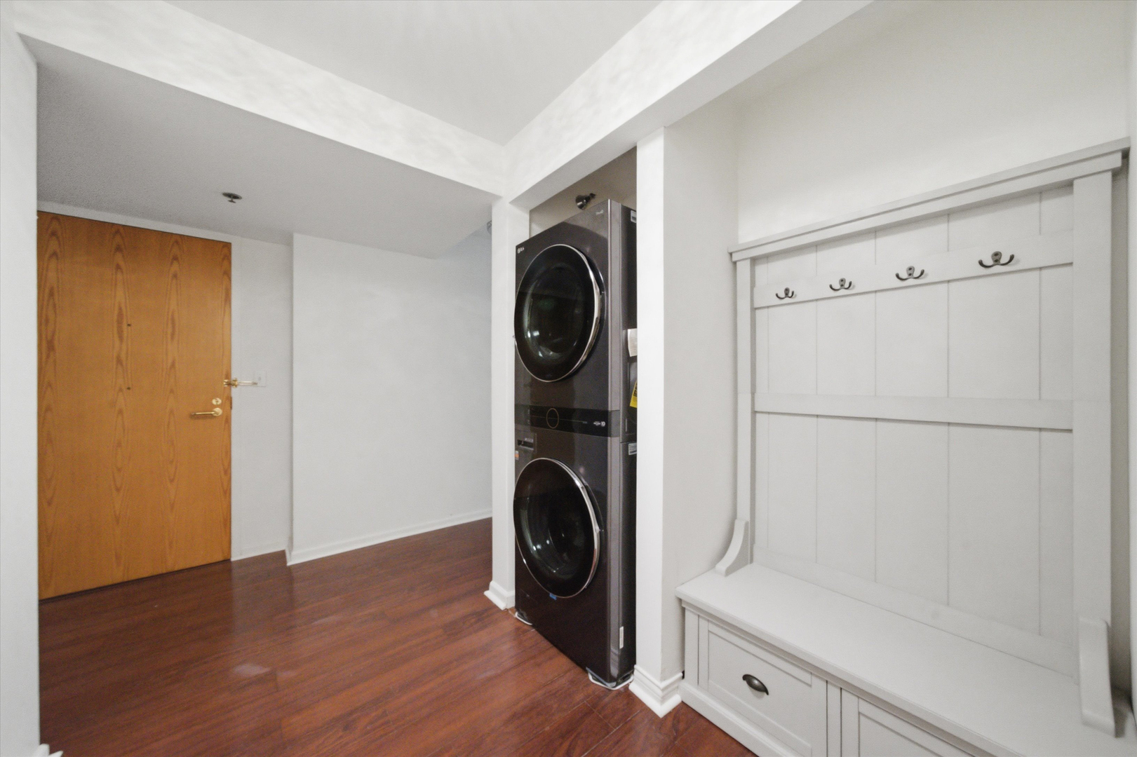 345 N LaSalle Street Unit: 1109