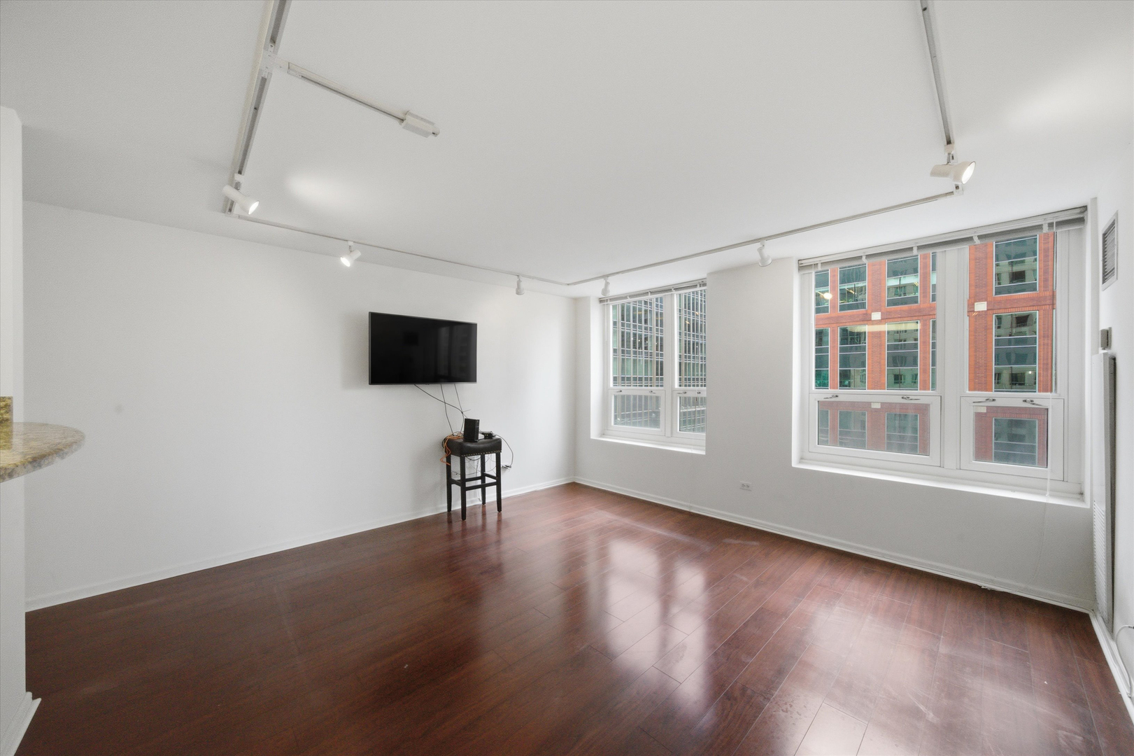 345 N LaSalle Street Unit: 1109