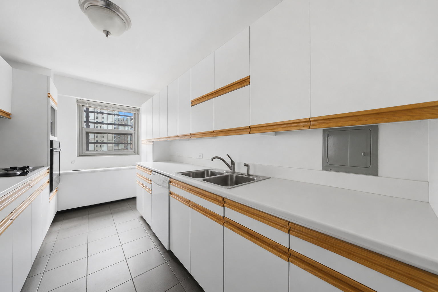 535 N MICHIGAN Avenue Unit: 1009