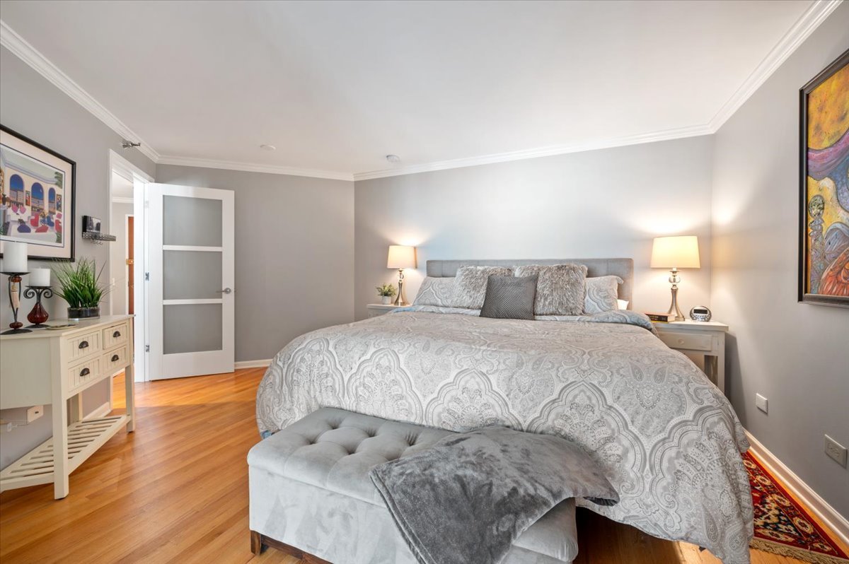 480 N MCCLURG Court Unit: 1109