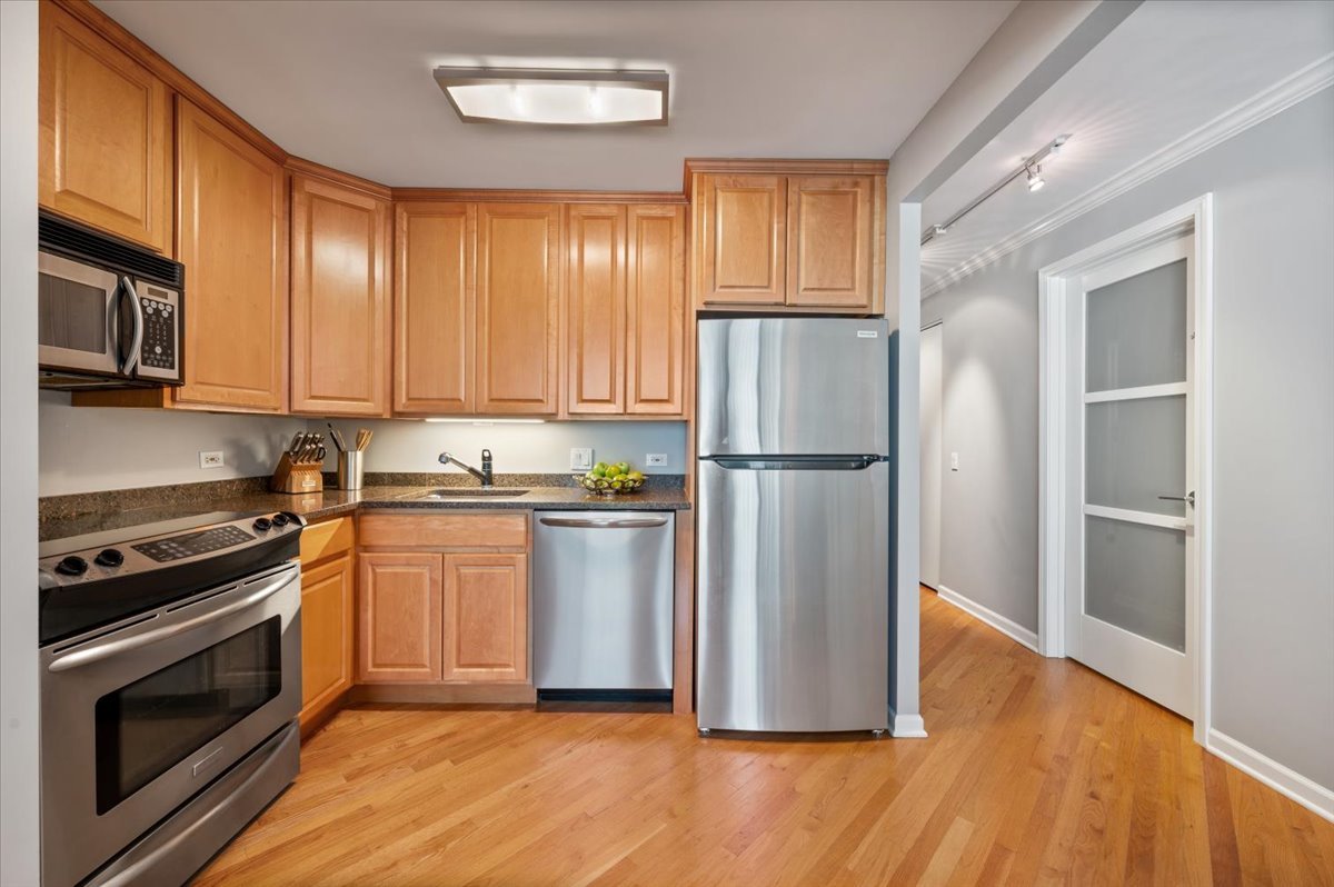 480 N MCCLURG Court Unit: 1109