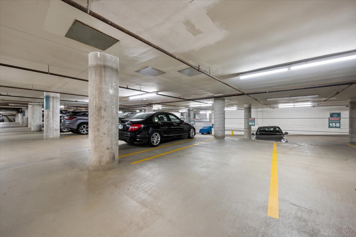 480 N MCCLURG Court Unit: 1109