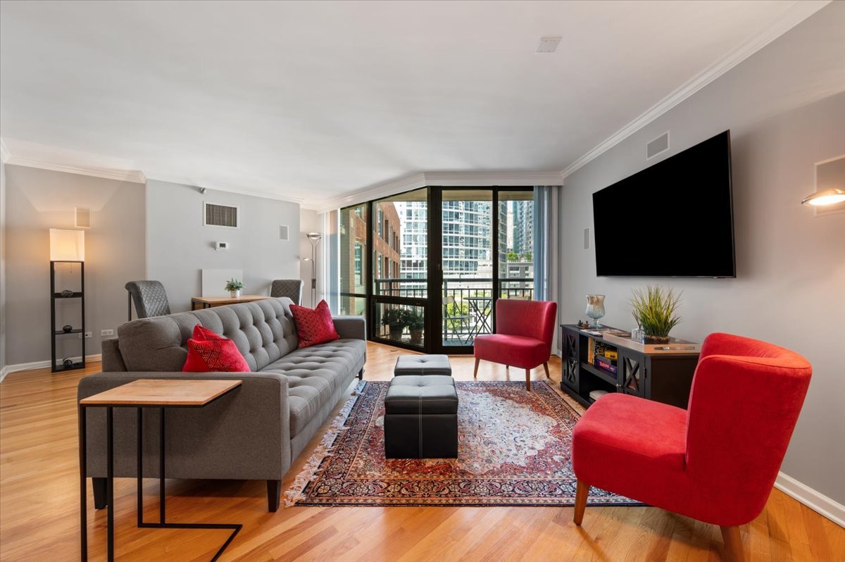 480 N MCCLURG Court Unit: 1109