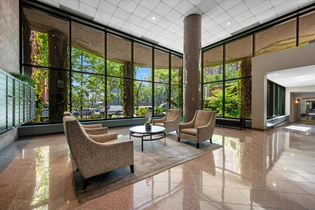 480 N MCCLURG Court Unit: 1109