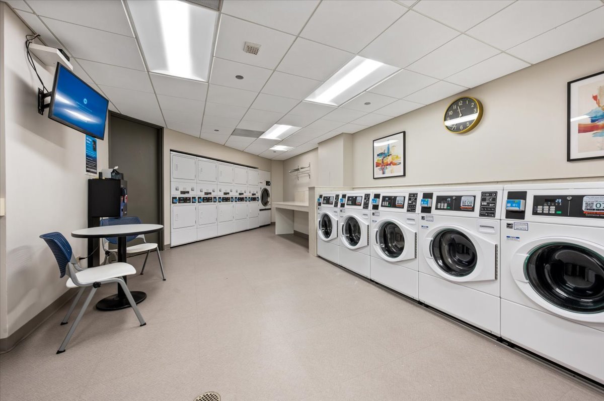 480 N MCCLURG Court Unit: 1109