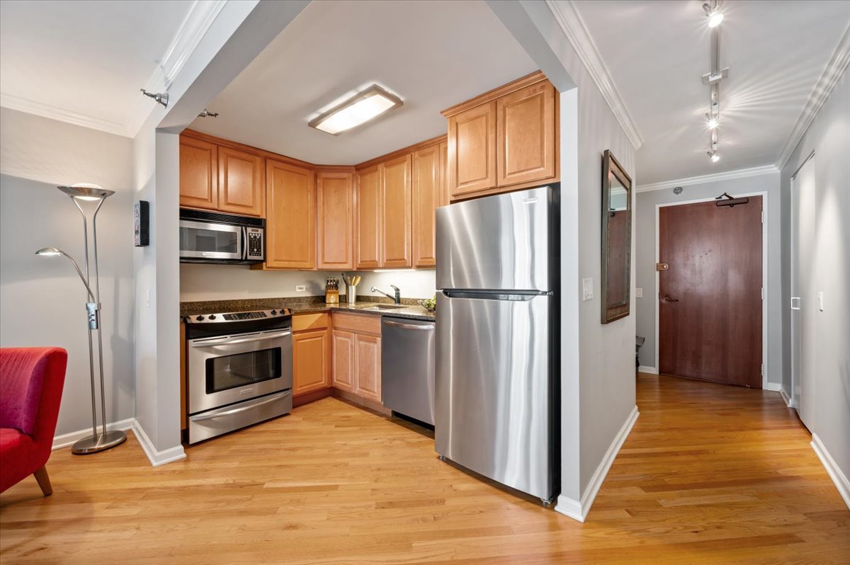 480 N MCCLURG Court Unit: 1109