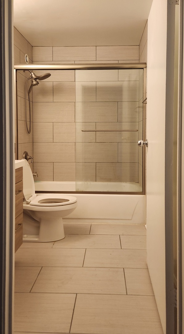 40 E 9th Street Unit: 1015