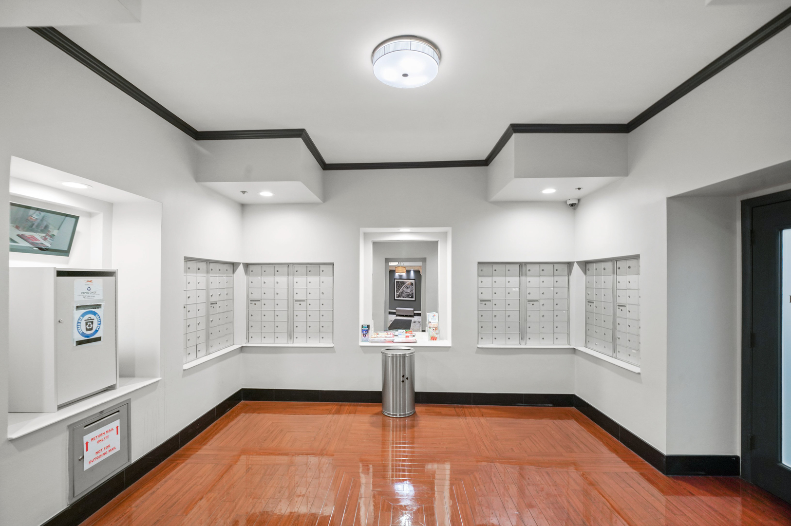 40 E 9th Street Unit: 1015