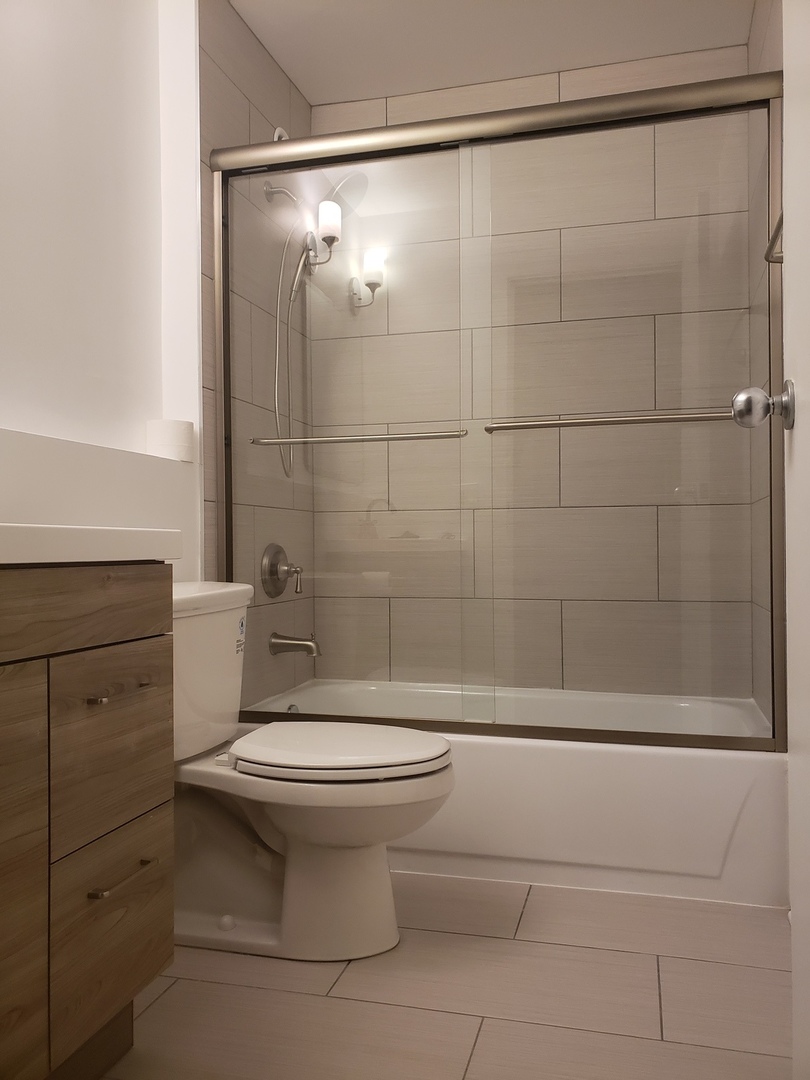 40 E 9th Street Unit: 1015