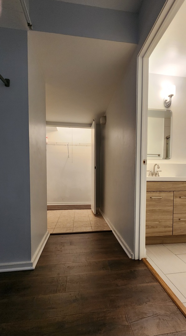 40 E 9th Street Unit: 1015