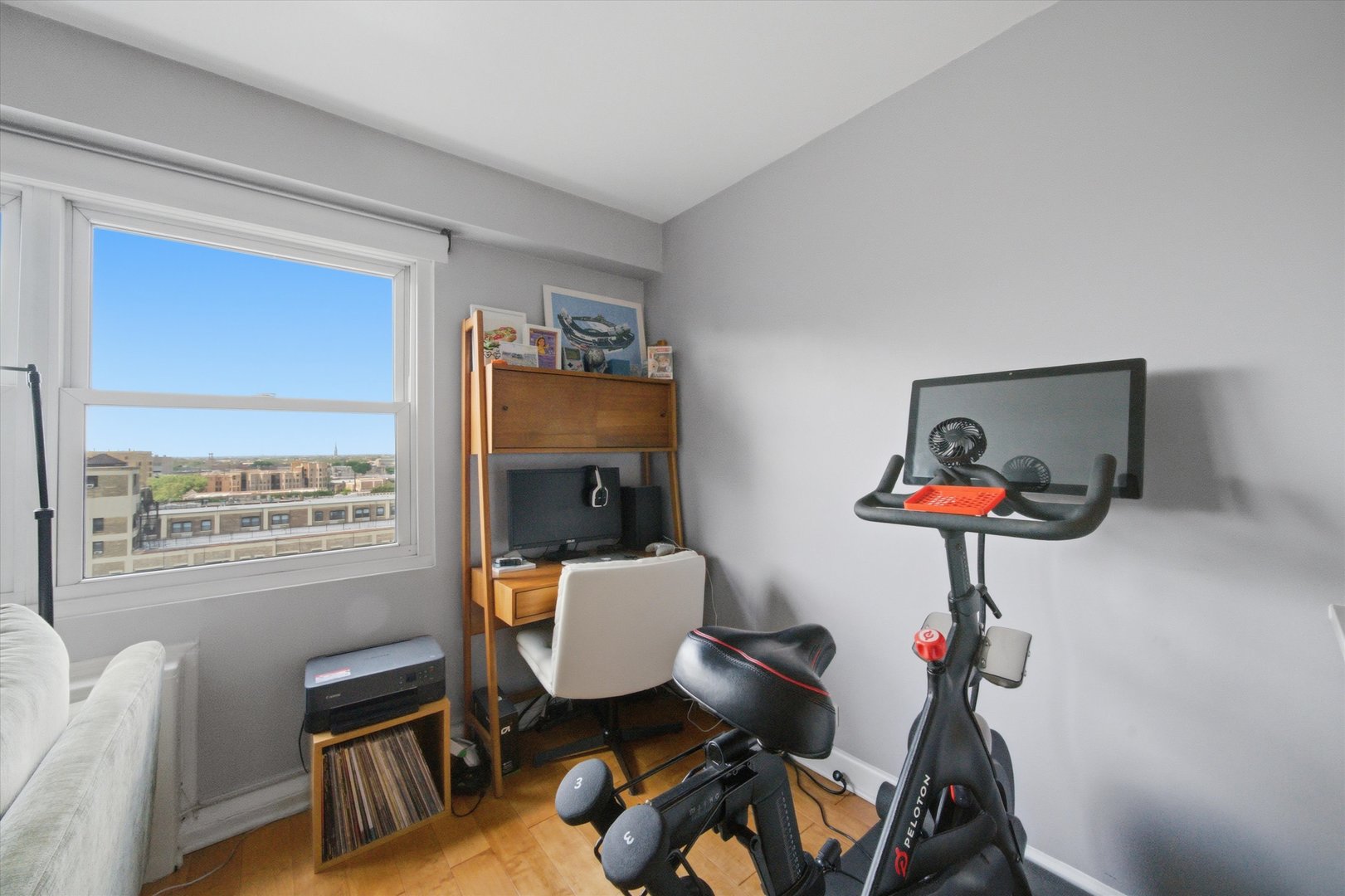 2909 N Sheridan Road Unit: 1204