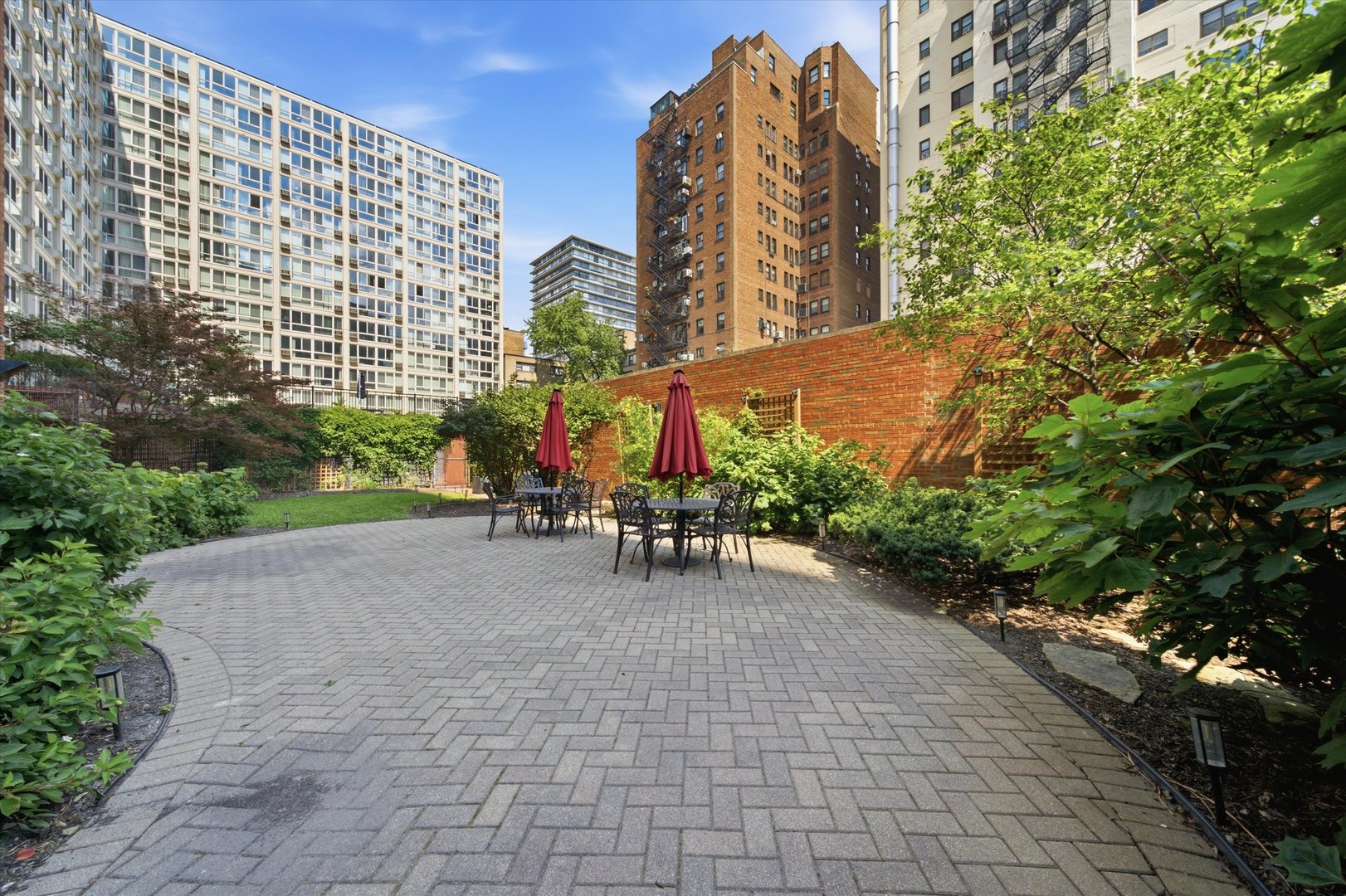 2909 N Sheridan Road Unit: 1204
