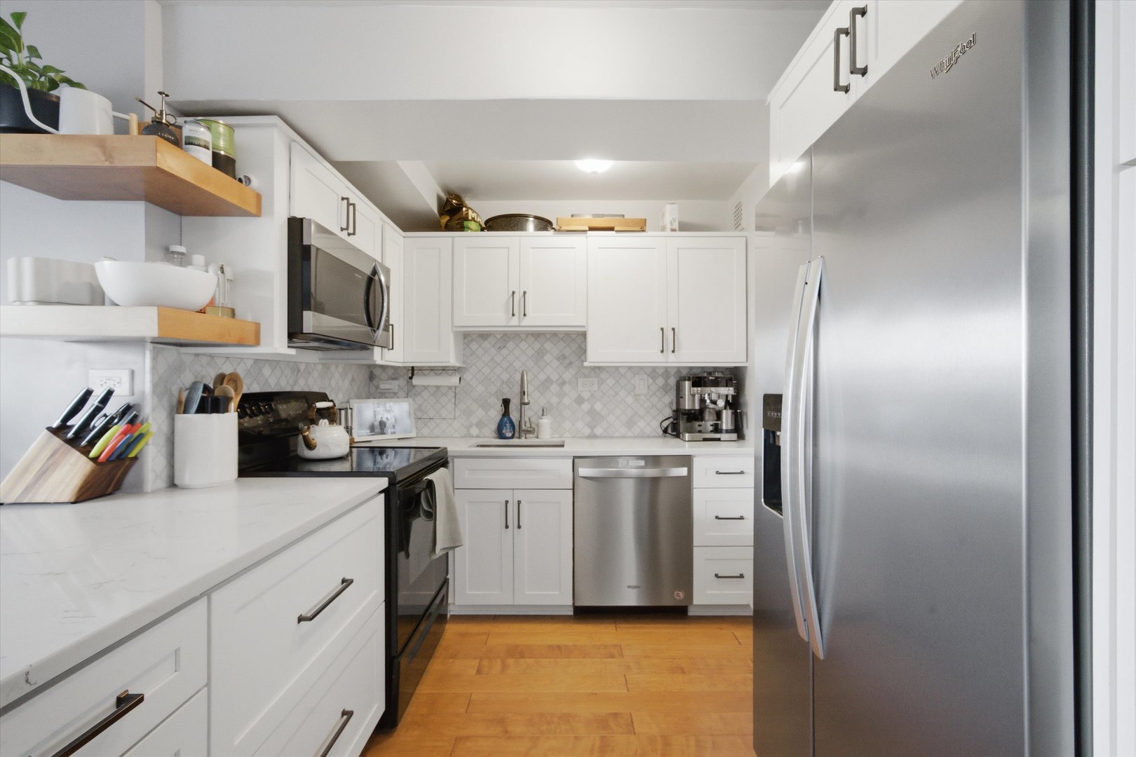 2909 N Sheridan Road Unit: 1204