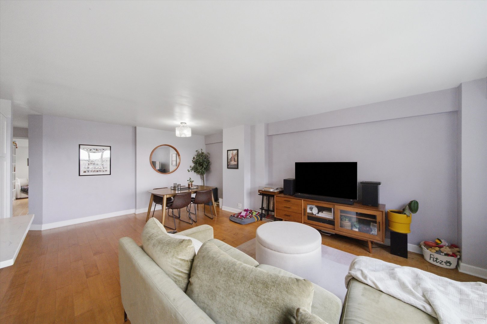 2909 N Sheridan Road Unit: 1204