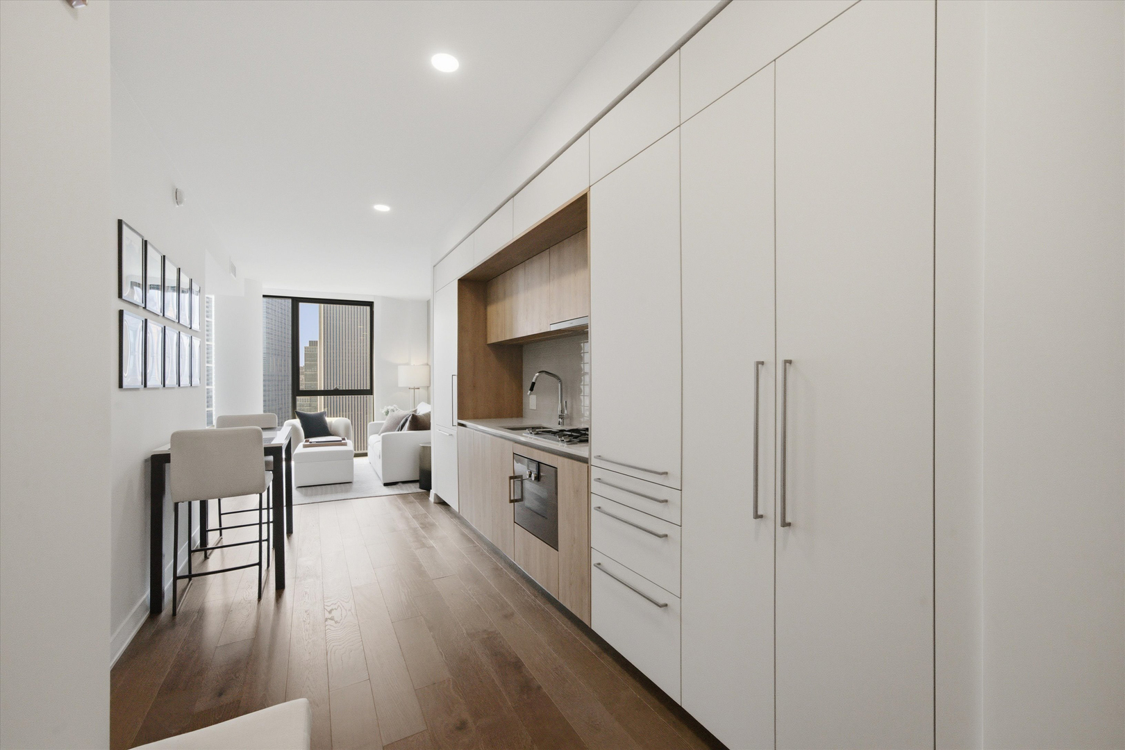 211 N Harbor Drive Unit: 3605