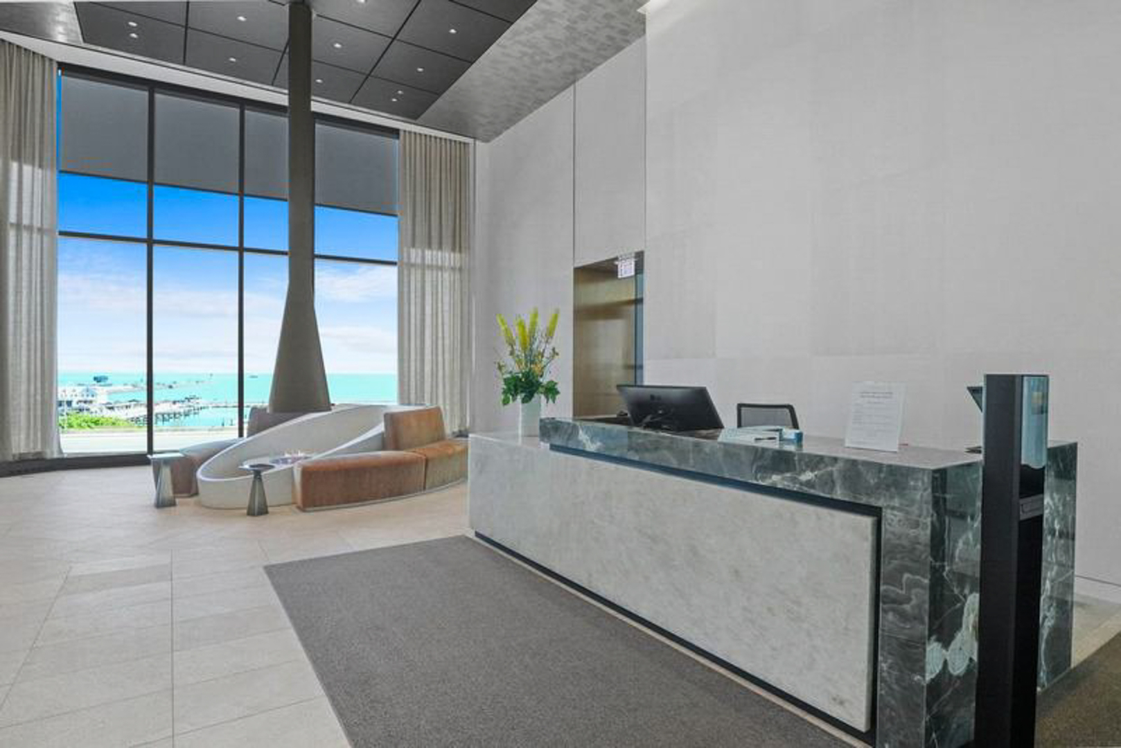 211 N Harbor Drive Unit: 3605