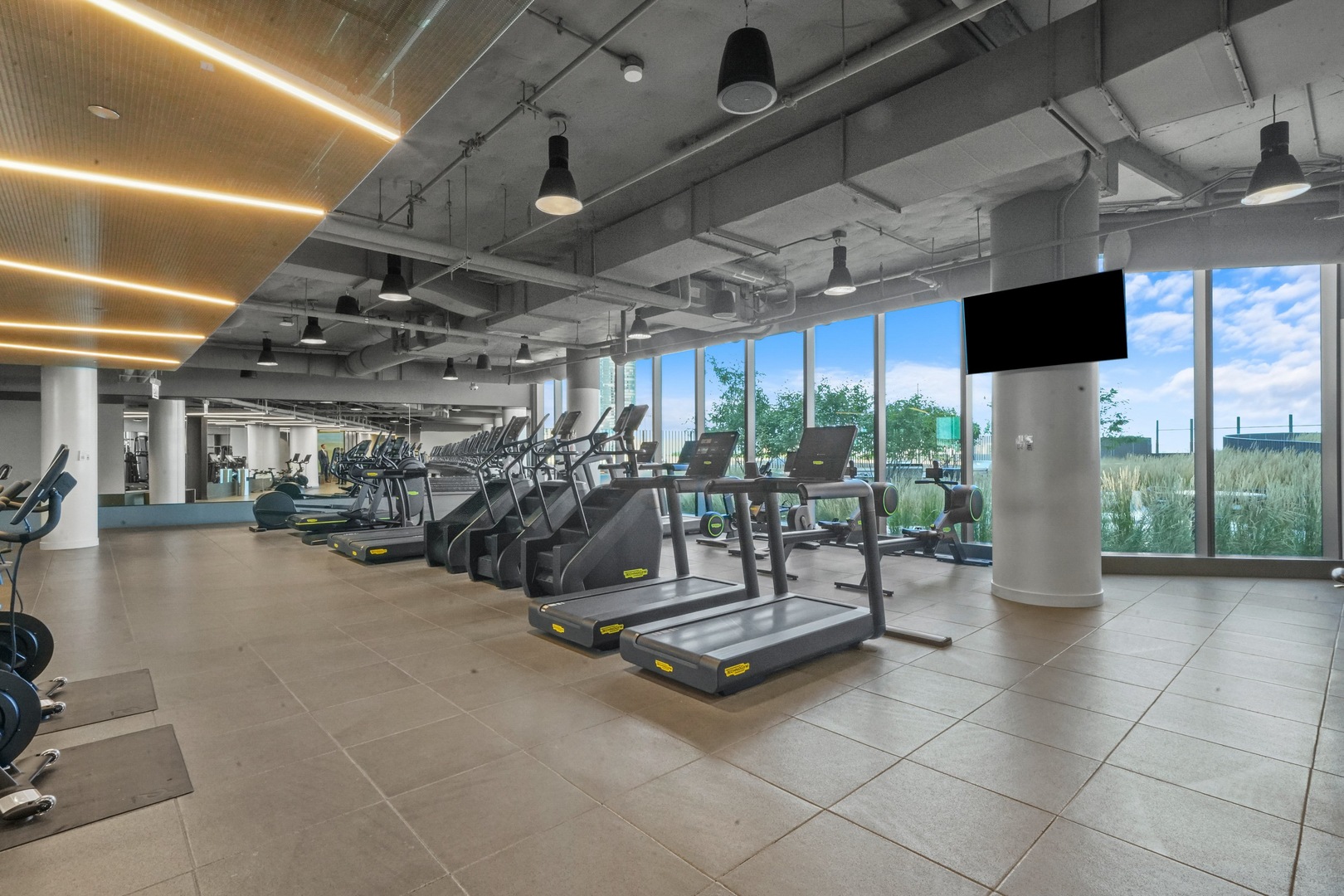 211 N Harbor Drive Unit: 3605