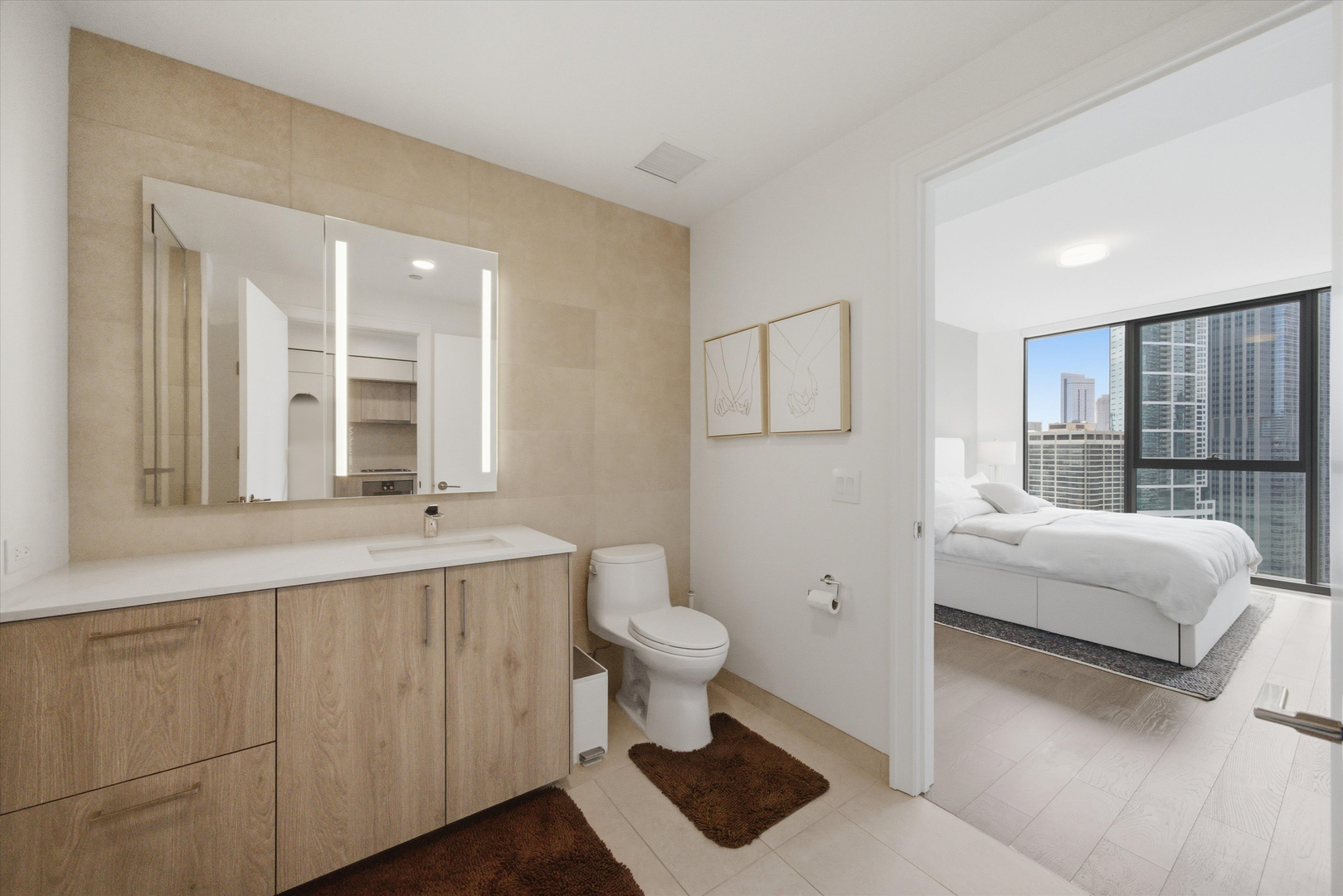 211 N Harbor Drive Unit: 3605