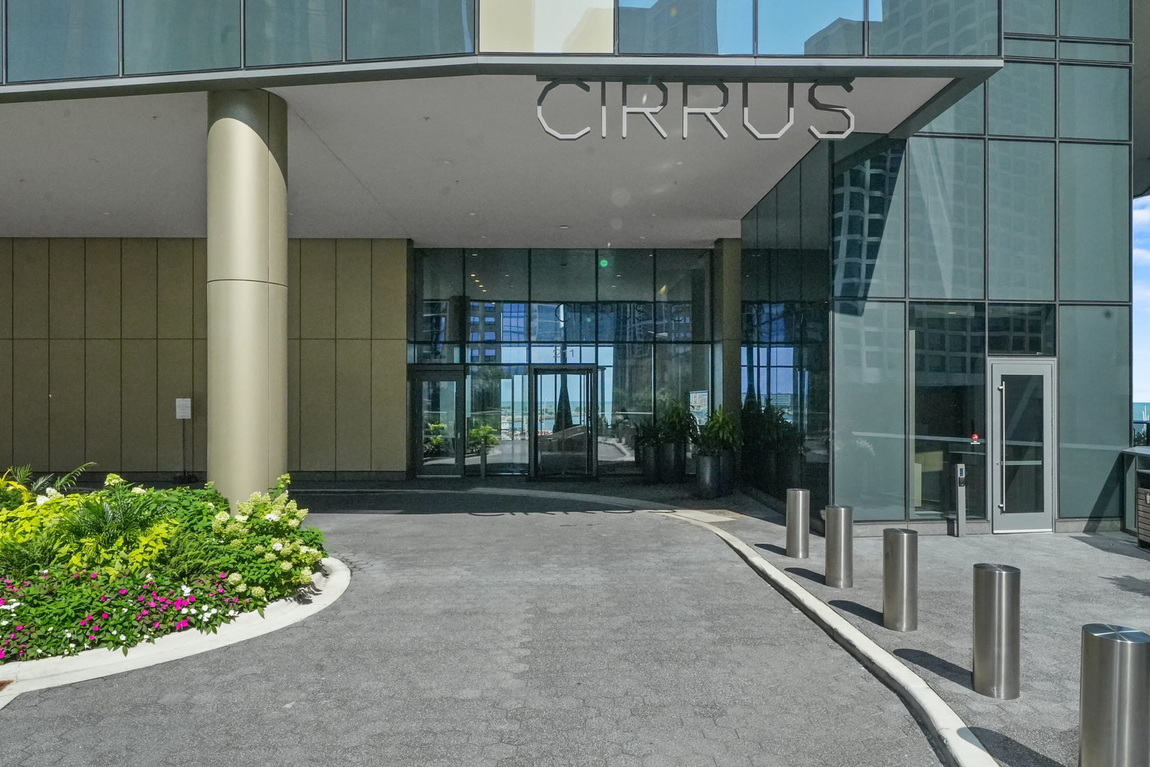 211 N Harbor Drive Unit: 3605