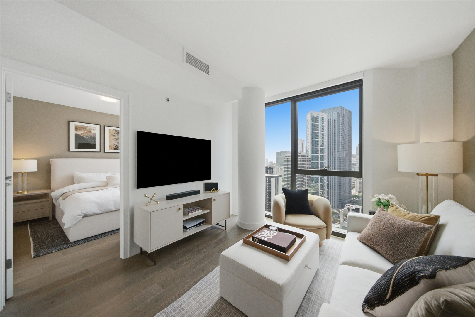 211 N Harbor Drive Unit: 3605
