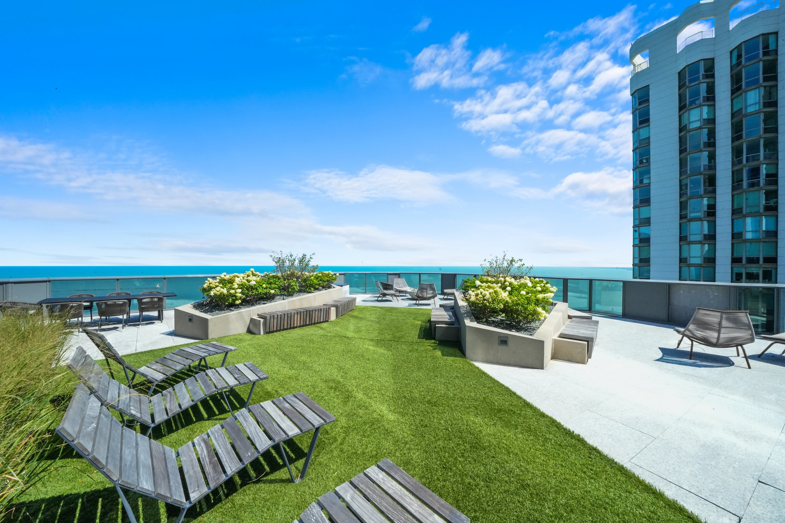 211 N Harbor Drive Unit: 3605
