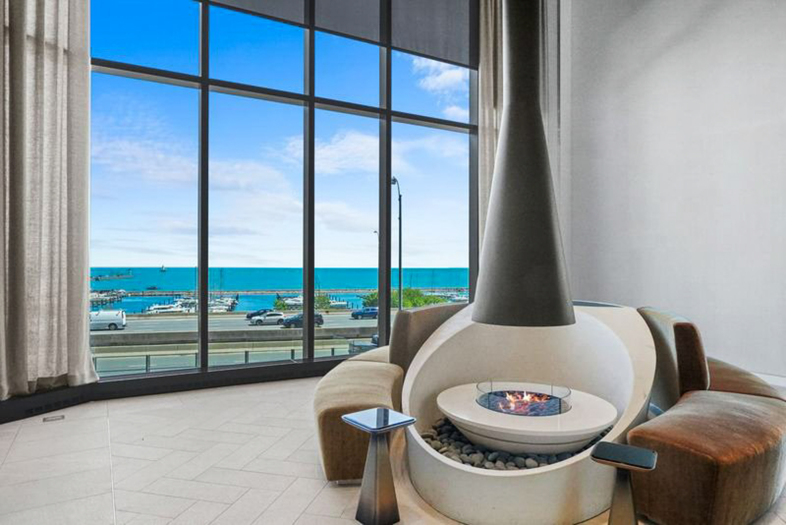 211 N Harbor Drive Unit: 3605