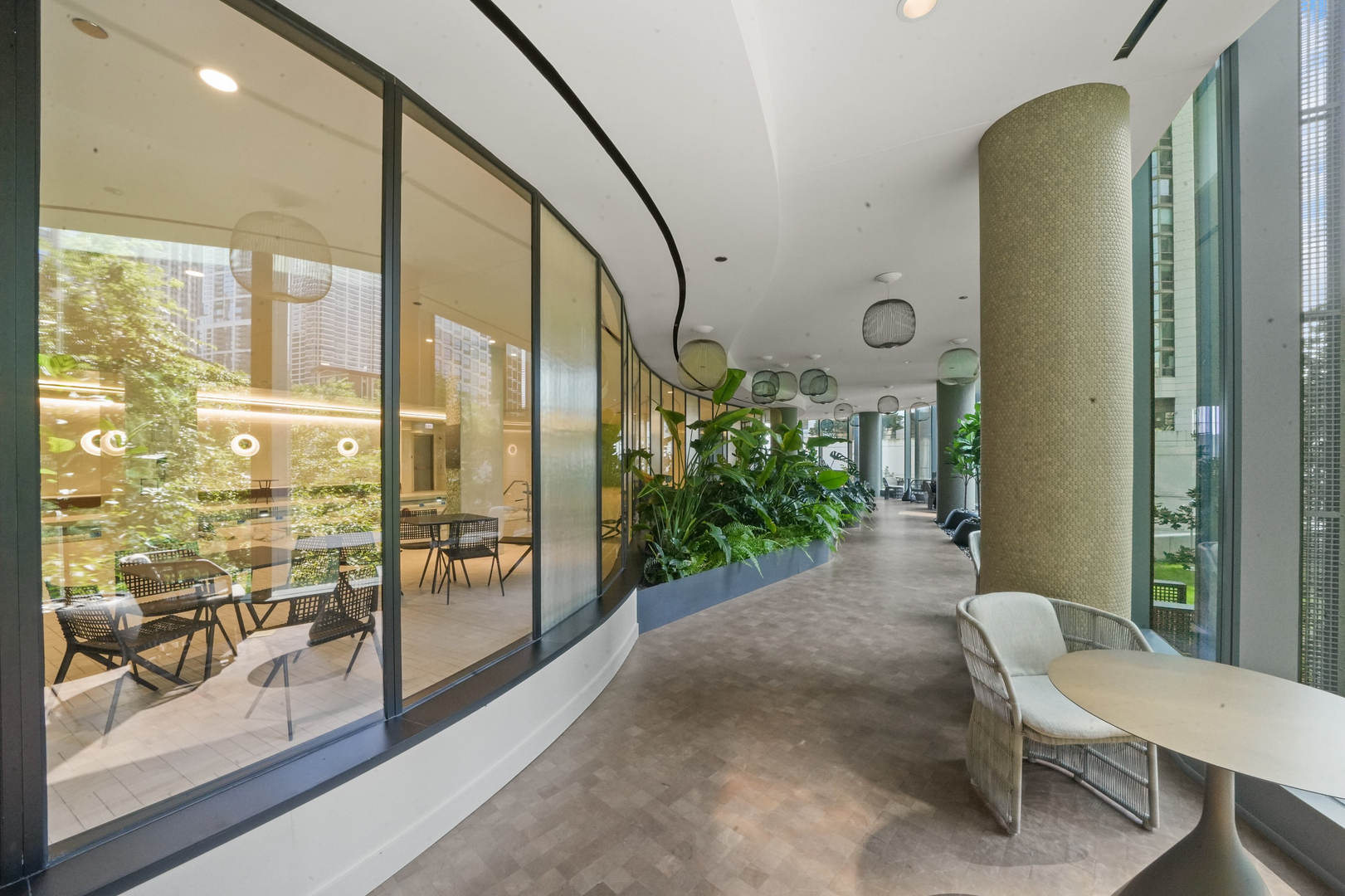 211 N Harbor Drive Unit: 3605
